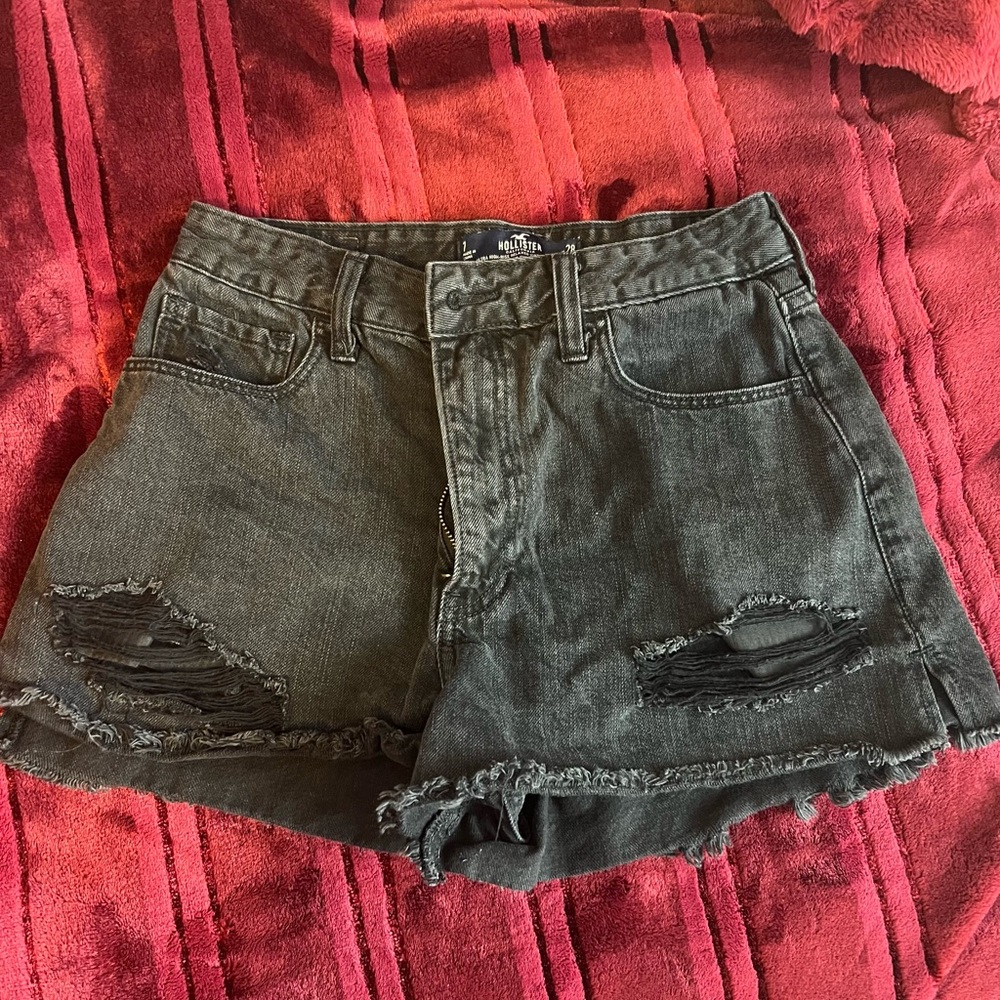Hollister black Jean shorts, high waisted, super cute